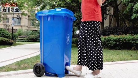 Image 5 Мусорный бак на колесах 240 л